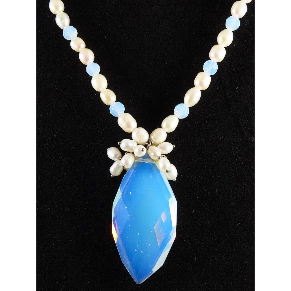 VTG CREAM PEARL NECKLACE Moon Glow Opalite Pendant BEADED w/CLUSTER ACCENT Blue